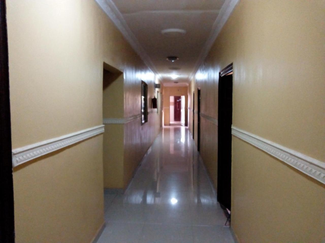 Gen-Preston Hotel And Suites Papalanto Exterior photo